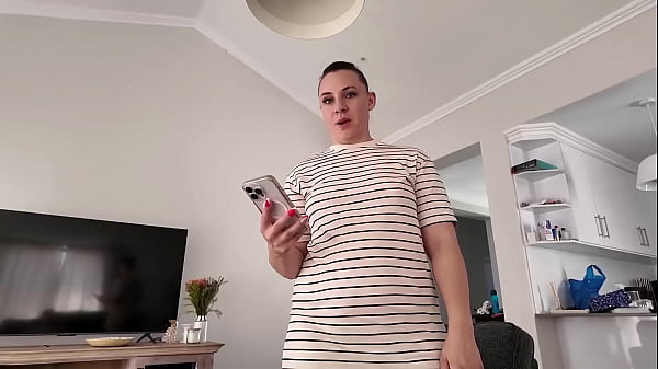 Stepbrother Sends Shaft Pic To Stepsibling By Mistake She Wants To See The Actual Thing