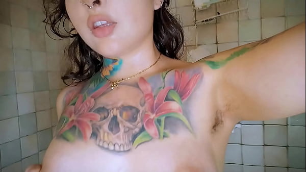 Giantess Let You Watch Her Shave, Be Careful With The Water