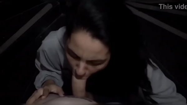 Mostrei Meu Pau Pra Ela Na Academia Ela Nao Aguentou E Me Mamou La Na Escada Mesmo