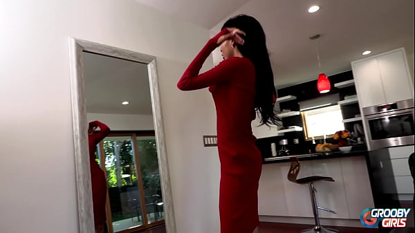 GROOBYGIRLS: Got Work? With Valeria