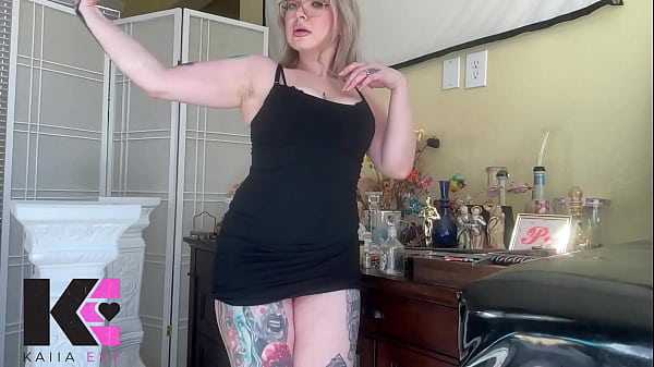 Watch Me Flex These Arms & Butt In Slow-Motion