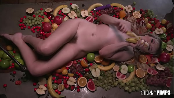 Hot Lilly Bell Gets Juice From Her Fruit And Her Cooch With Masturbating Food Play