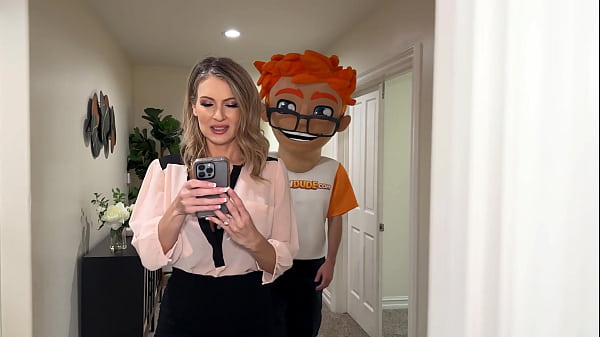 Late For The House Tour, But Right On Time For Gigi's COUGAR Magic - PornDudeCasting's Bangin' Bargain!