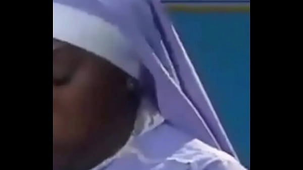 Freira Dando O Cuzinho