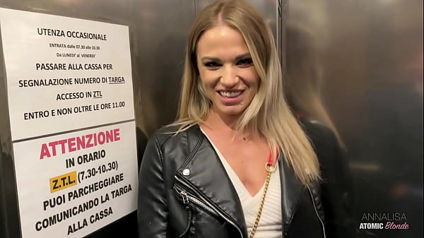 Risky Public Bj: Fair-haired Nympho Guzzles It All