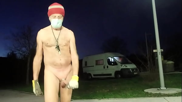 Exhib Dans Des Toilettes Publiques