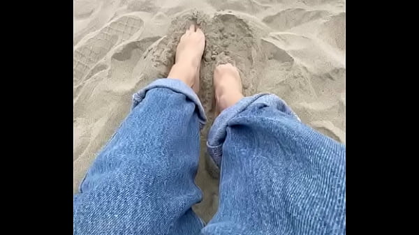 Playa Y Pies En La Arena