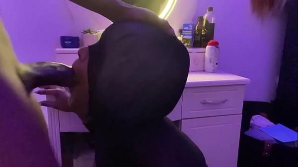 Ebony Hottie Serves Great Fellatio Times