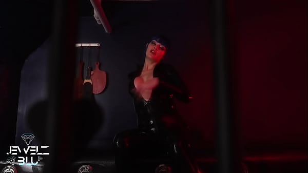 WORK IT TO MOTHER IN HER CATSUIT - Exclusive Cut