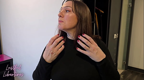 Passing A Bed With Sultry Experienced Mild Stepmother