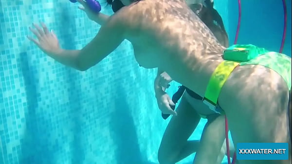 Swimming And Ramming Dolls Minnie Manga And Candy