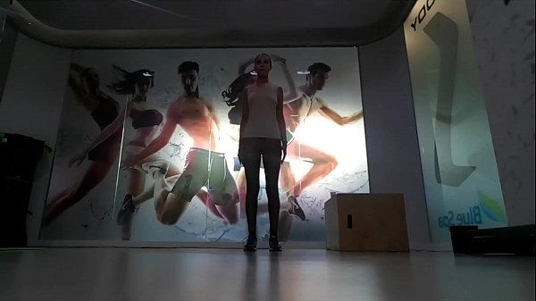Charming Blonde Young-babe Doing Warmup At The Gym