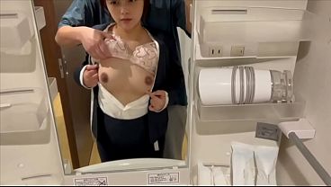 仕事から帰ってきた彼女。彼女が風呂に入る前に臭い身体のままSEX。僕にしか見せないメス顔、イキ顔がたまらない。