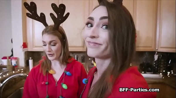 Grinding The Cookie Stealing Santa In 4some