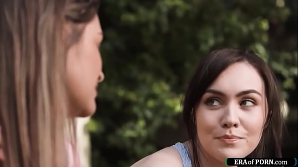 Nerd Gal Gives Oral Sex To Popular Vixen