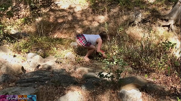 Randy Babe Gets Railed By Neighbour While Getting Her Testicle - Erin Electra