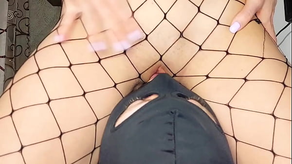Sit-on-face Domme Sits Twat On Slave's Face And Has Repeated Peaks (Squirt Peak 69)