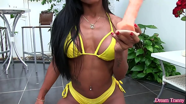 Ebony Tgirl Adrielhy Bronze Fills Her Cheeks With A Silicon Prick