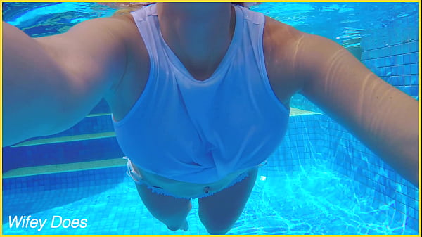 Missus Goes Braless In The Hotel Pool