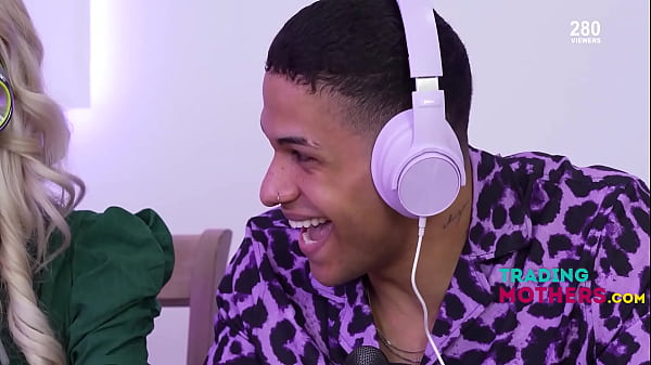 Step Family Podcast Shock, For Views Stepmommy's Gobble Pole