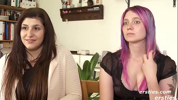 Ersties - Julie Und Maria Fingern Sich Gegenseitig Ihre Zarten Und Nackten Muschis