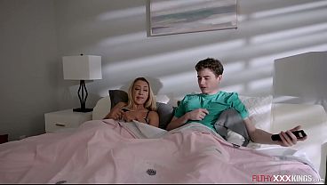 Stepson Clapping Big-breasted Stepmothers Slit