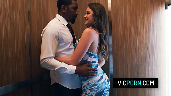 Big-breasted Latina Mommy Gizelle Blanco Got Double Stuffed By Two Beefcakes In The Elevator
