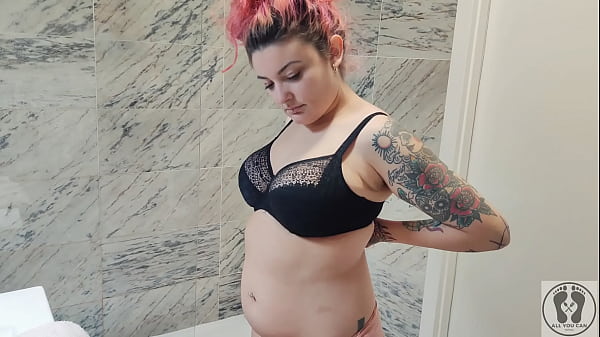 4K Pissing On Myself Before Shower Impossible Position Pee