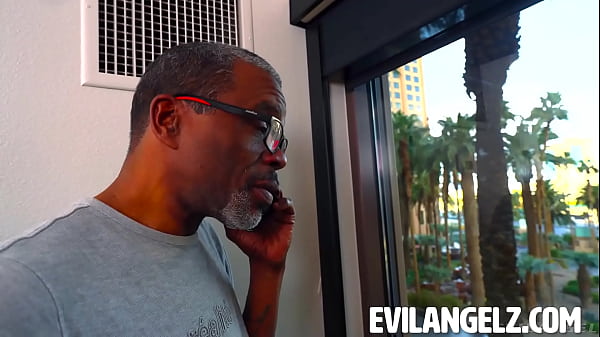 Voluptuous Diva's Conquest: Raven Vice And Richard Mann's Unforgettable Night