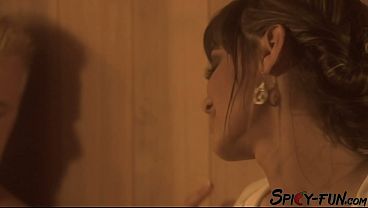 Voluptuous Honey Has Her Cunt Savorred Inside The Sauna