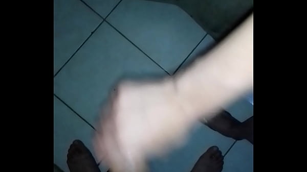 Se Nos Corta La Luz Y Asi Nos Divertimos Con Paja Y Masturbacion Mutua Hasta El Final