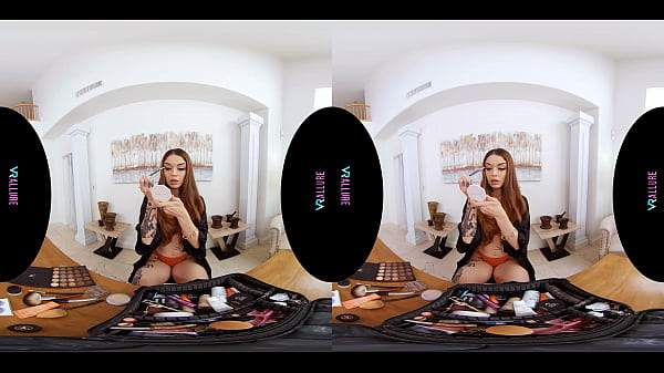 VRALLURE Make-Up With Vanessa