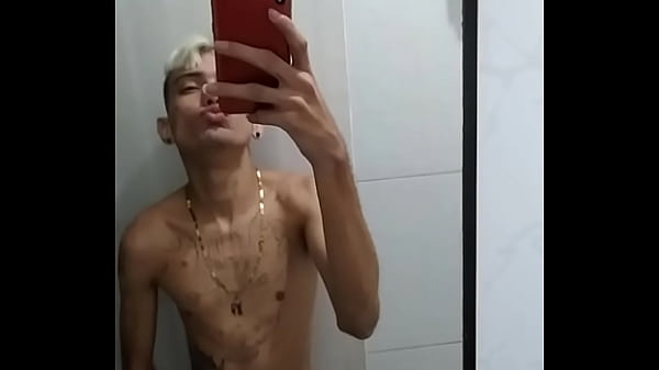 Batendo Punheta No Banheiro Depois Do Jogo De Futebol