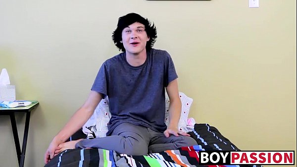 Handsome Justin Cummings Fills His Asshole With A Dildo