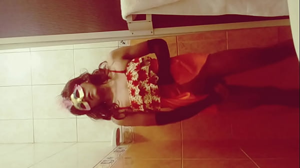Vanessa Travesti Se Masturba En La Ducha