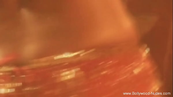Ravishing Indian Girl Exposes Off