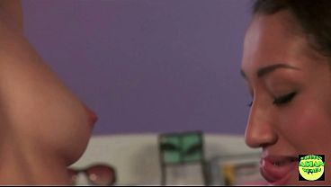 Ash Is Eating Cooch To Her Lesbian Friend Vicki Who Is Having A Peak