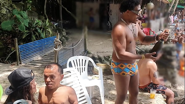 A Mulhererada Na Praia Querendo O Anão Da Televisão Zezinho Teves . Paty Bumbum - Fada Mel .