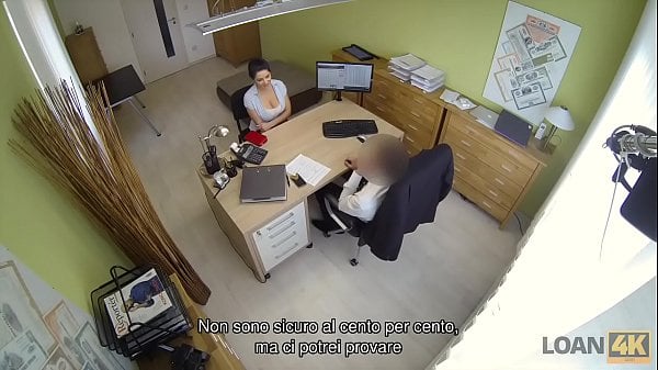 LOAN4K. L'agente Non Può Resistere Di Fronte Al Bellissimo Corpo Di Alex Black