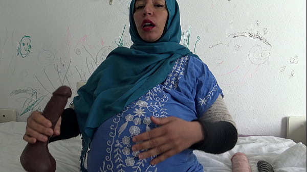 Pregnant Turkish Stepmom Living In London