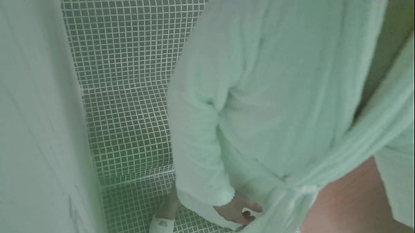Slut Missus Nails Newcomer At The Sauna