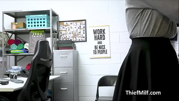 Nailing Buxom Shoplifting MOMMY On The Desk