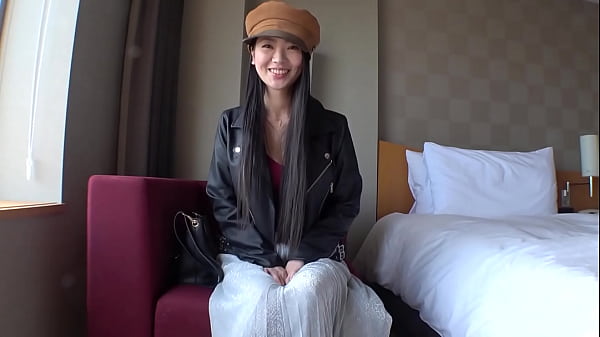 マジ軟派、初撮。 931 欲求爆発!!さらさらロングヘアーの極上美貌なセックスレス人妻 えりかさん おっぱいをさわさわスイッチが入っちゃったみたいでほとんど抵抗もなくセックスに持ち込めちゃいましたw Https://bit.ly/3Ub0i84