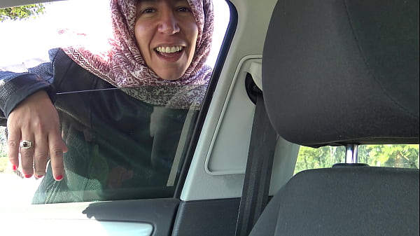 Married Turkish Cuckold Spouse Presents Her Bushy Snatch To Perverted American Tourist