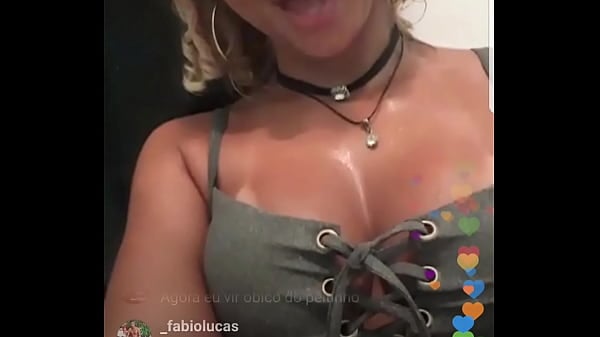 Marcia Loira Arlequina Famosinha Do Instagram Dançando E Mostrando Os Peitos Na Live Do Instagram