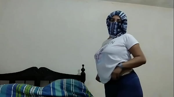 Actual Randy Plump Arab BBW In Masturbates Spraying Fat Cunt On Webcam