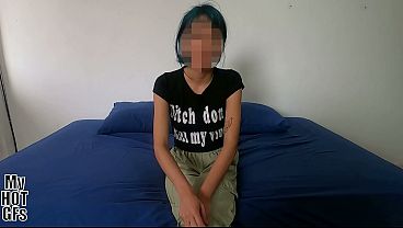 Hermosa Jovencita De Cabello Azul Folla Hasta Obtener Semen En La Carita