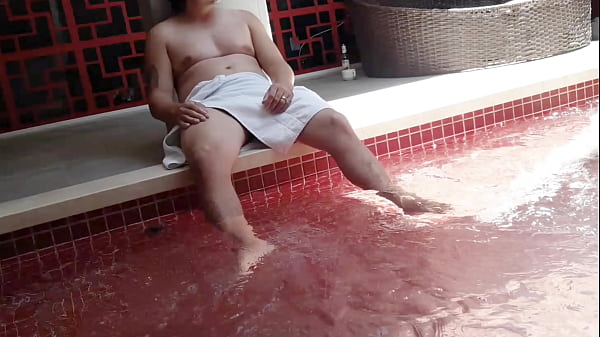 Fodendo A Prima Gostosa Na Piscina