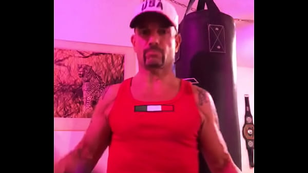 PUMPING OUT BICEP CURLS MAXXX LOADZ RELISHES TO WORKOUT & TREASURES TO STUFF