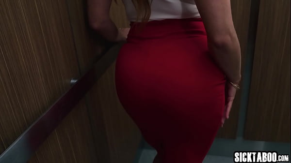Teen Babe Youngs Gets Fucked In Elevator By Lusty Giant Breasts Lesbian MATURE Skylar Snow
